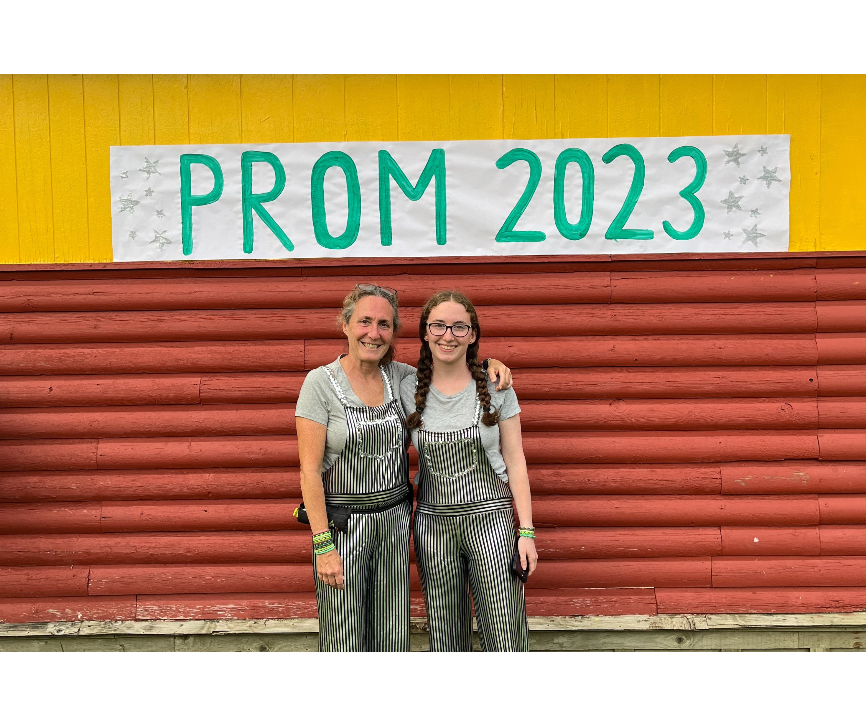 donz and jordyn posing at the dance 